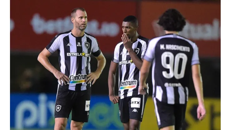 Foto: Thiago Ribeiro/AGIF | Carli ainda marcou um gol contra na partida contra a Portuguesa
