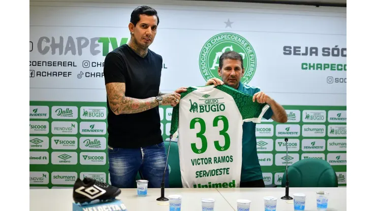 Victor Ramos revela por quais motivos escolheu a Chapecoense entre os demais times: "Visibilidade"