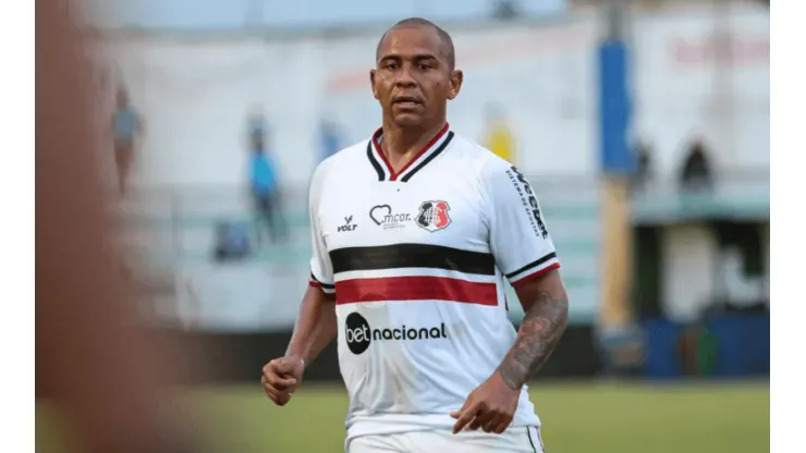 Walter, ex-Santa Cruz, é anunciado pelo Amazonas FC; data de estreia do atacante é estipulada