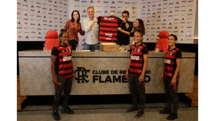 "Elas jogam"; Flamengo anuncia  projeto e patrocínio com Mercado Livre para o futebol feminino