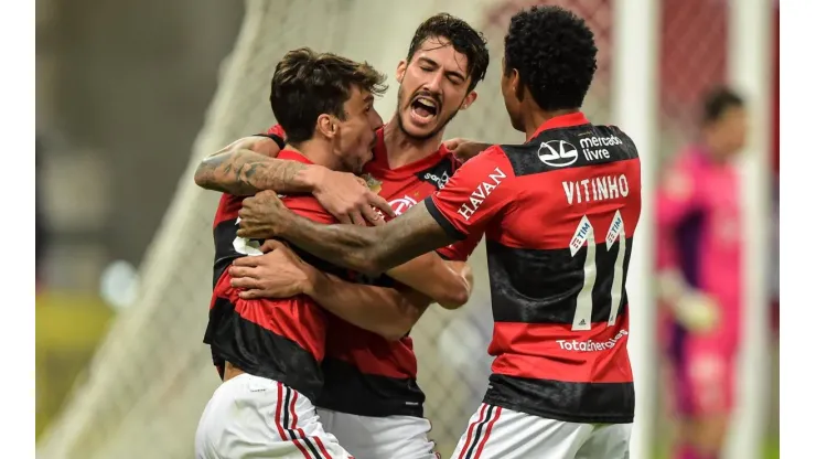 Foto: Thiago Ribeiro/AGIF - O jogador vem ficando no banco de reservas do Flamengo com o português Paulo Sousa
