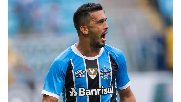 Foto: Jeferson Guareze/AGIF - Depois de fechar com Edilson, Grêmio quer acertar com medalhão para o meio-campo
