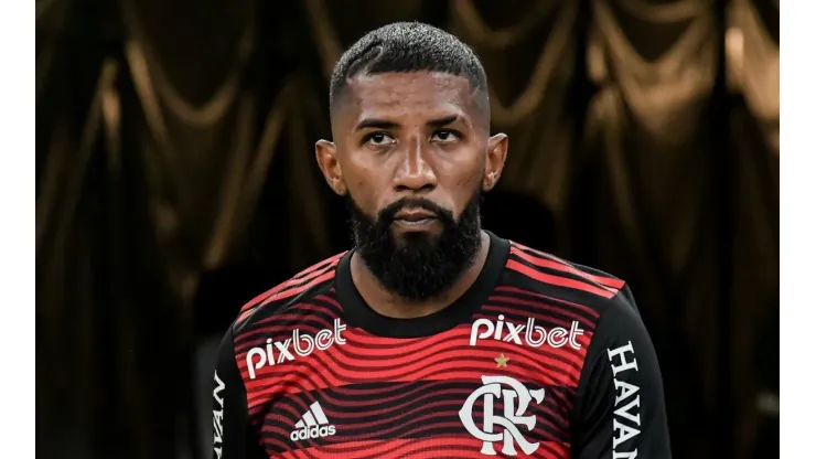 Foto: Thiago Ribeiro/AGIF - Rodinei tem aval da direção do Flamengo para permanecer por mais tempo no clube
