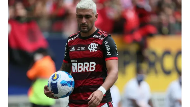 Gil Gomes/AGIF - Arrascaeta volta a ser relacionado pelo Flamengo
