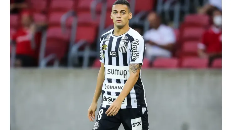 Foto: Pedro H. Tesch/AGIF | Sem Kaiky, Santos tem 2 novidades para jogo diante do Fluminense
