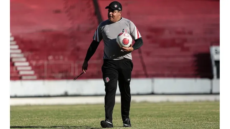 Rafael Melo/Santa Cruz FC. Treinador já conseguiu o acesso à terceira divisão sob o comando do Floresta-CE
