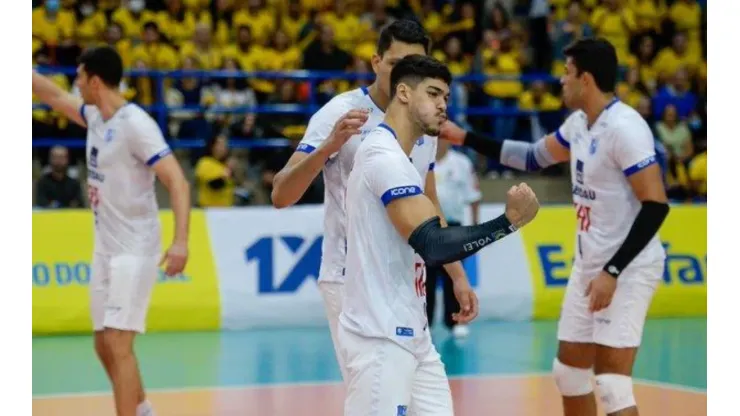 Duda Bairros/Guarulhos - Minas está na final da Superliga Masculina
