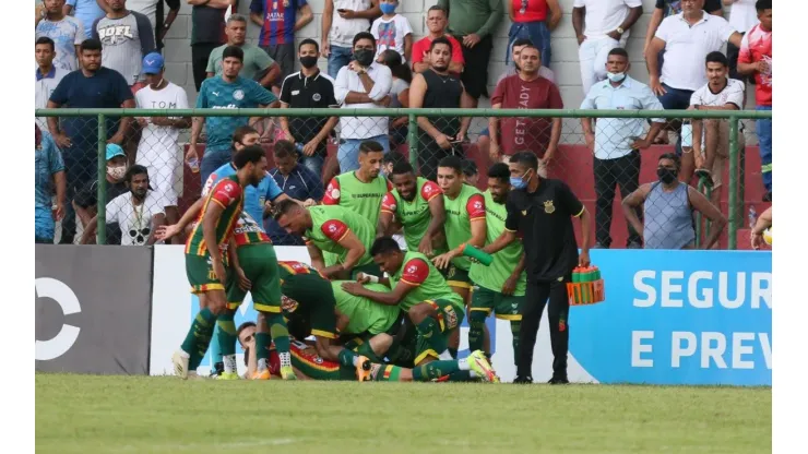 Foto: Gil Gomes/AGIF - Sampaio se tornou tricampeão consecutivo do estadual
