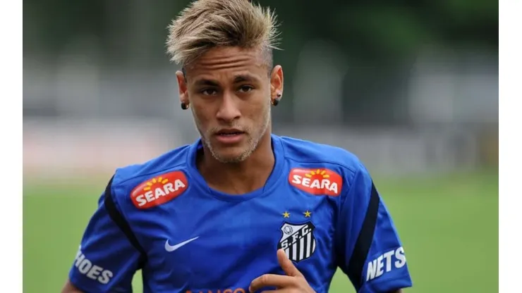 Ex-companheiro de Neymar, na época de Santos, relatou problemas recentes com a depressão
