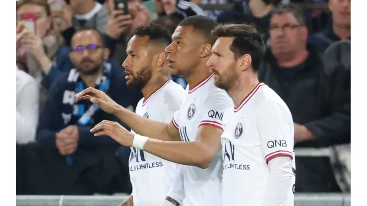 Trio de ataque formado por Messi, Mbappé e Neymar cresceu de rendimento tardiamente na temporada
