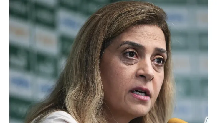 EITA! Leila 'puxa a orelha' de meio-campista e expõe bastidores no Palmeiras