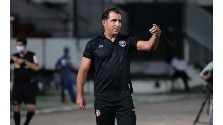 Rafael Melo/Santa Cruz. Martellote assume o comando do Tricolor após a demissão de Leston Júnior
