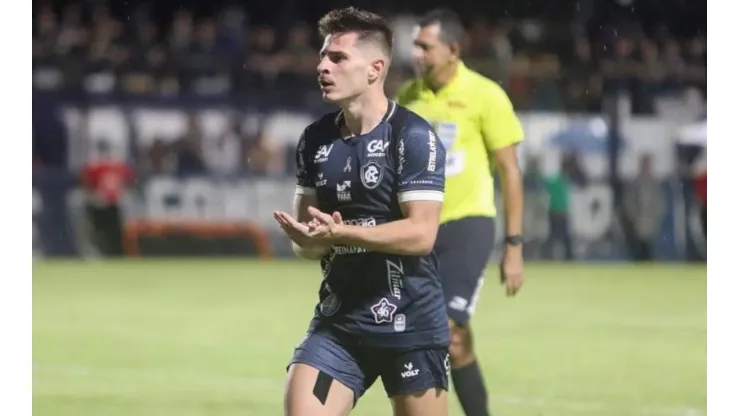 Reprodução. Com gol em cima do líder da terceira divisão, Leonan busca vôos mais altos para o Remo na competição
