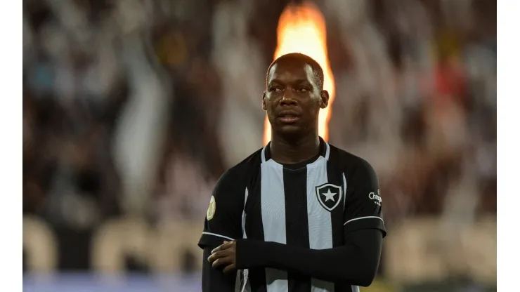 Foto: Thiago Ribeiro/AGIF | Pk não é o único e Botafogo quer +1 volante
