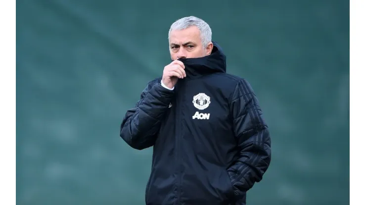 Dois meias, que se destacaram sob o comando de José Mourinho no United, estão de saída do Clube
