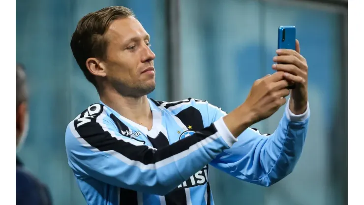 Agif/Pedro H. Tesch - Lucas Leiva volta ao Grêmio
