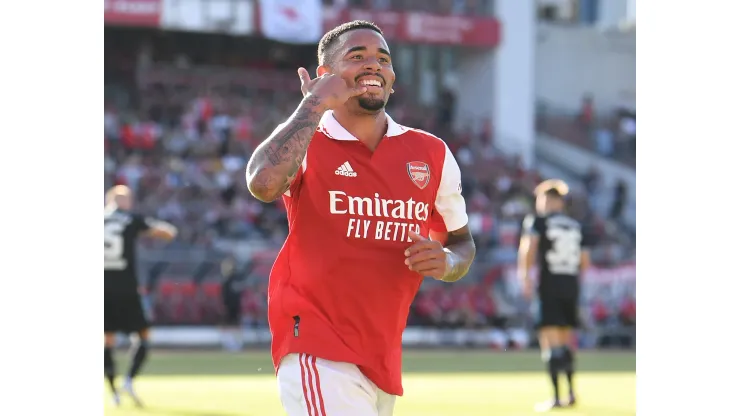 Foto: Divulgação/Arsenal - Gabriel Jesus balançou a rede duas vezes pelo Arsenal em amistoso
