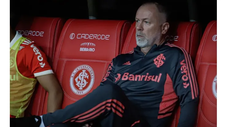 Foto: Maxi Franzoi/AGIF - Mano Menezes: técnico revelou ter conversado como técnico do Botafogo
