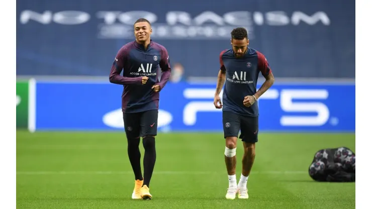 Situação envolvendo Neymar e Mbappé viralizou na internet
