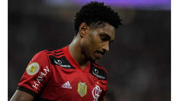 Vitinho foi negociado pelo Flamengo (Foto: Thiago Ribeiro/AGIF)
