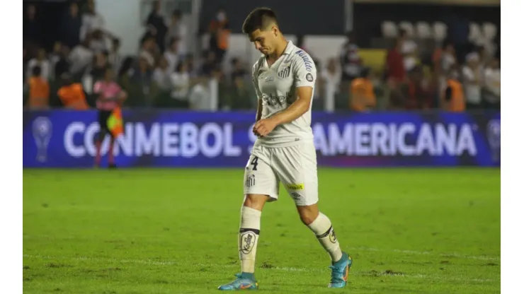 Foto: Fernanda Luz/AGIF - Rodrigo Fernández será desfalque do Santos
