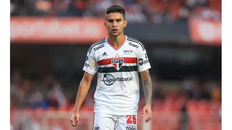 Nestor interessa ao Botafogo (Foto: Marcello Zambrana/AGIF)
