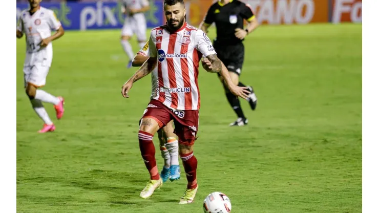 Foto: Rafael Vieira/AGIF - João Lucas foi sincero após derrota do Náutico
