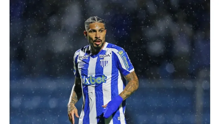 Foto: Heuler Andrey/Getty Images - Guerrero segue tratando lesão
