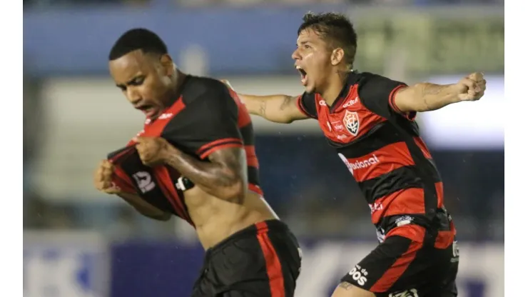 Foto: Fernando Torres/AGIF - Dionísio marcou o último gol do Vitória na Série C
