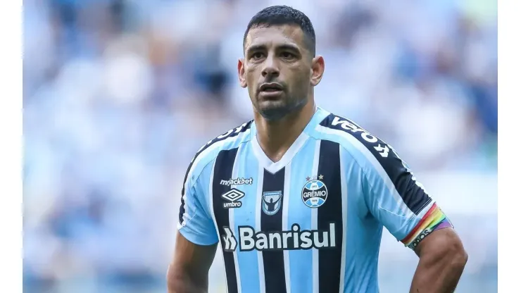 Foto: Pedro H. Tesch/AGIF - Diego Souza subiu com o Grêmio para a Série A
