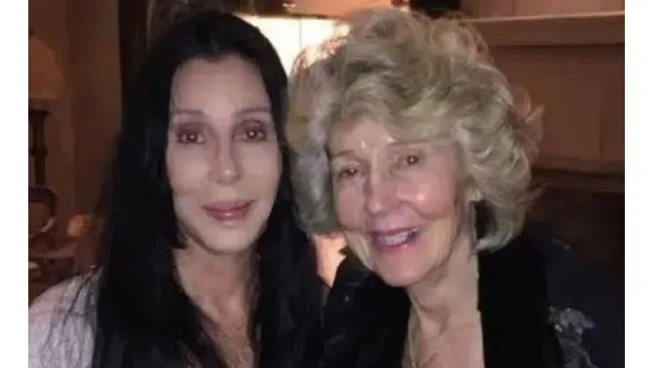 Cher e sua mãe, Georgia Holt, que morreu neste fim de semana
