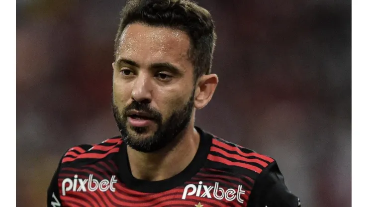 Thiago Ribeiro/AGIF - E. Ribeiro no Flamengo.
