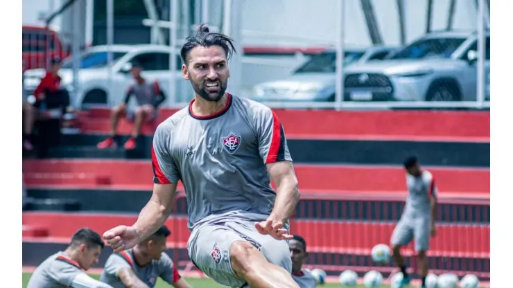 Foto: Victor Ferreira/EC Vitória - Léo Gamalho é uma das esperanças de gol para 2023.
