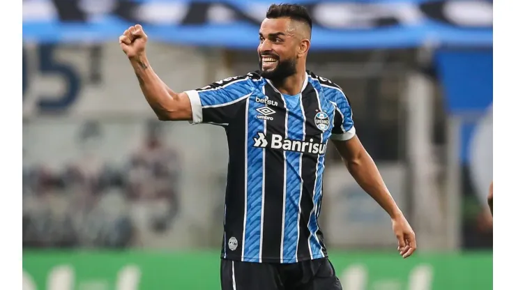 Pedro H. Tesch/AGIF - Maicon retorna ao Grêmio
