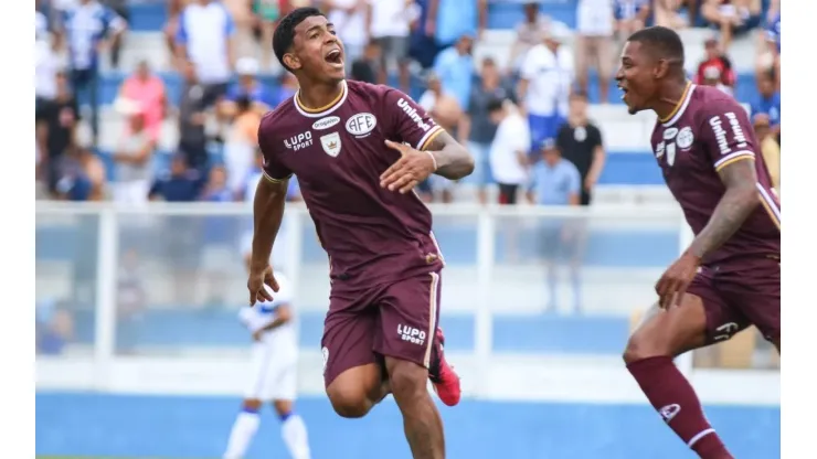 Foto: Tiago Pavini/Ferroviária SAF - John Kennedy marcou um hat-trick na vitória da Ferroviária
