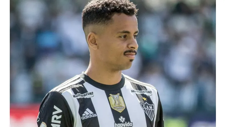 Foto: Robson Mafra/AGIF - Allan é alvo de clubes no mercado da bola
