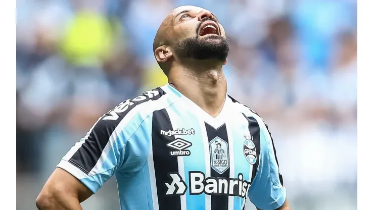 Thaciano pode estar de saída do Grêmio - Foto: Pedro H. Tesch/AGIF
