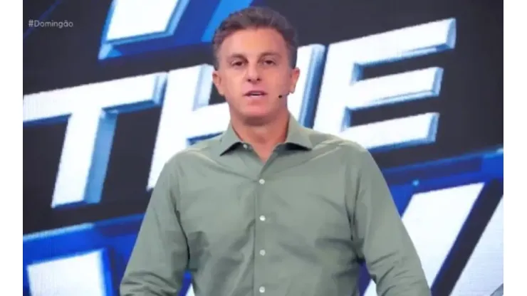 Luciano Huck fala sobre a morte de participante do quadro The Wall
