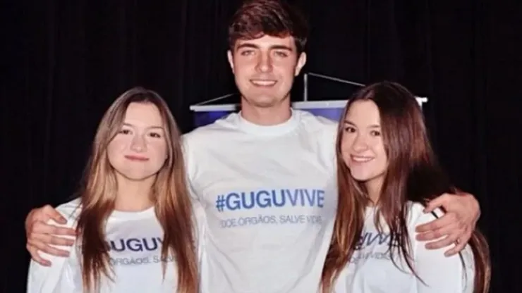 João Augusto e as firmãs Sofia e Marina - Foto: Instagram @guguliberato
