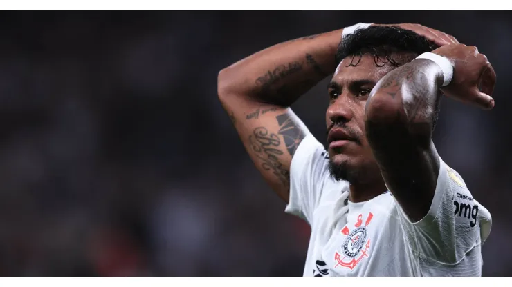 Foto: Ettore Chiereguini/AGIF - Paulinho pode voltar a viver drama no Corinthians
