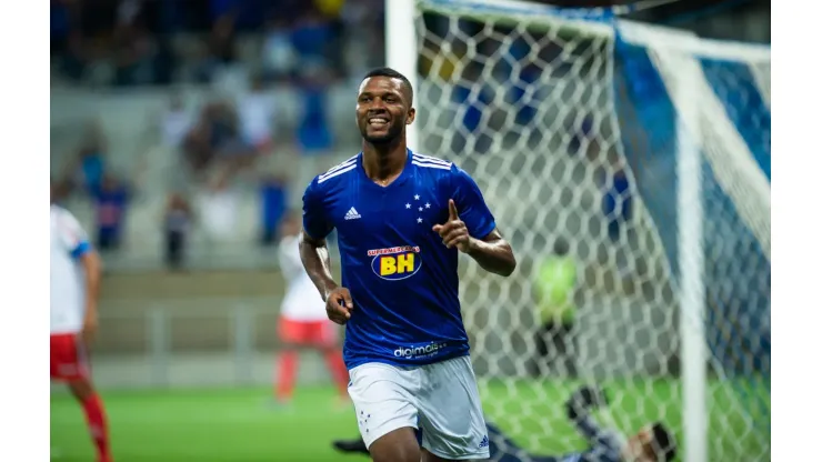 Reprodução/Cruzeiro Site. Thiago é vendido ao Club Brugge e rende grana para os cofres do Cruzeiro
