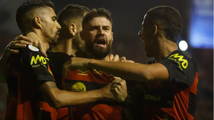 Foto: Reprodução das Redes Sociais do Sport Club do Recife - Fabrício Daniel comemora seu primeiro gol com a camisa do Leão
