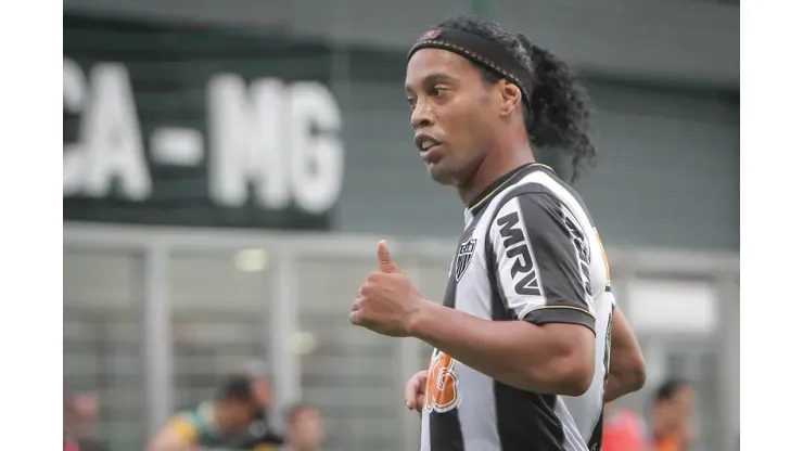 Torcida do Galo cobra Ronaldinho Gaúcho na web