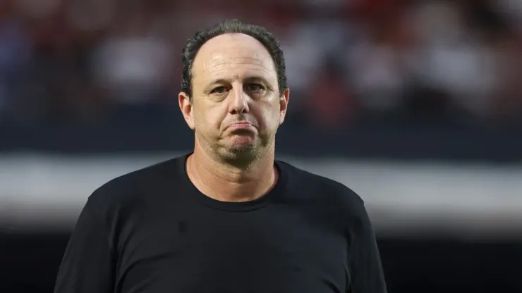 SP - Sao Paulo - 25/02/2023 - PAULISTA 2023, SAO PAULO X SAO BERNARDO - Rogerio Ceni tecnico do Sao Paulo durante partida contra o Sao Bernardo no estadio Morumbi pelo campeonato Paulista 2023. Foto: Marcello Zambrana/AGIF
