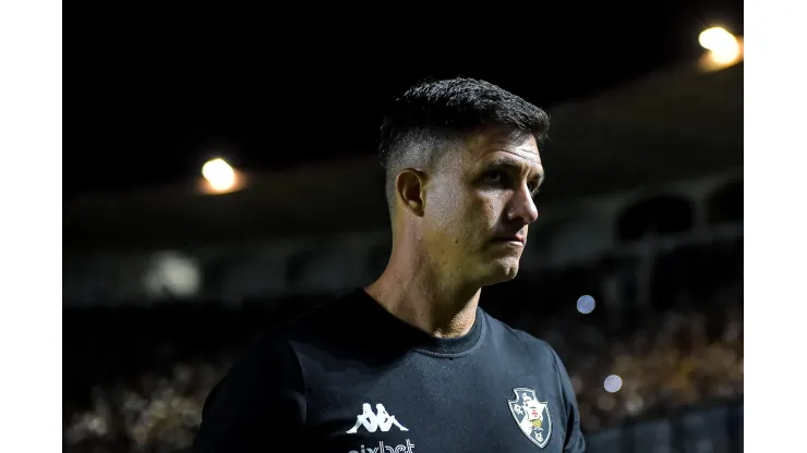 RJ - RIO DE JANEIRO - 01/05/2023 - BRASILEIRO A 2023, VASCO X BAHIA - Mauricio Barbieri tecnico do Vasco durante partida contra o Bahia no estadio Sao Januario pelo campeonato BRASILEIRO A 2023. Foto: Thiago Ribeiro/AGIF
