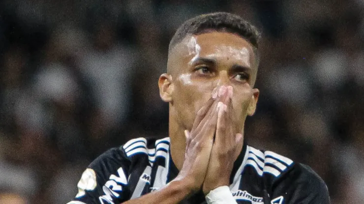 MG - BELO HORIZONTE - 15/04/2023 - BRASILEIRO A 2023, ATLETICO-MG X VASCO - Pedrinho jogador do Atletico-MG durante partida contra o Vasco no estadio Mineirao pelo campeonato BRASILEIRO A 2023. Foto: Fernando Moreno/AGIF
