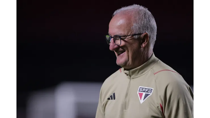 SP - SAO PAULO - 21/06/2023 - BRASILEIRO A 2023, SAO PAULO X ATHLETICO-PR - Dorival Junior tecnico do Sao Paulo durante partida contra o Athletico-PR no estadio Morumbi pelo campeonato BRASILEIRO A 2023. Foto: Ettore Chiereguini/AGIF
