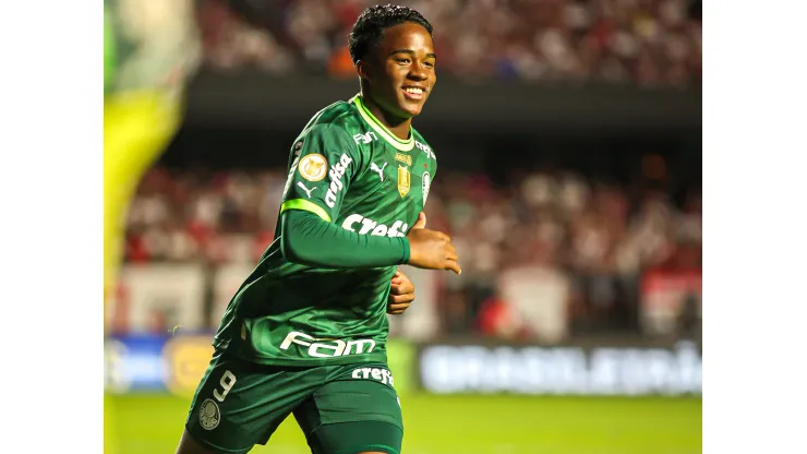 Endrick, do Palmeiras, comemora gol contra São Paulo no Morumbi<br />
Foto: Mariana Kasten/AGIF
