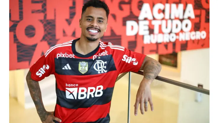 Foto: Divulgação/Flamengo - Allan foi contratado pelo Mengão a pedido de Jorge Sampaoli, que já tinha trabalhado com volante no Galo
