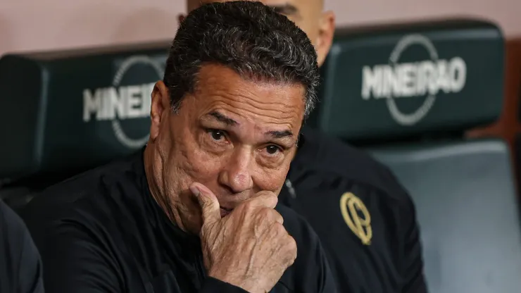 MG - BELO HORIZONTE - 08/07/2023 - BRASILEIRO A 2023, ATLETICO-MG X CORINTHIANS - Vanderlei Luxemburgo tecnico do Corinthians durante partida contra o Atletico-MG no estadio Mineirao pelo campeonato Brasileiro A 2023. Foto: Gilson Lobo/AGIF
